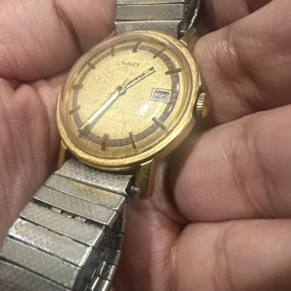 Works Vintage Timex Mens Watch Mercury with Date 32mm Manual Wind -Missing Stick